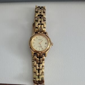 Seiko Gold Dress Watch Timeless Design Elegant Accessory 7N82-0599